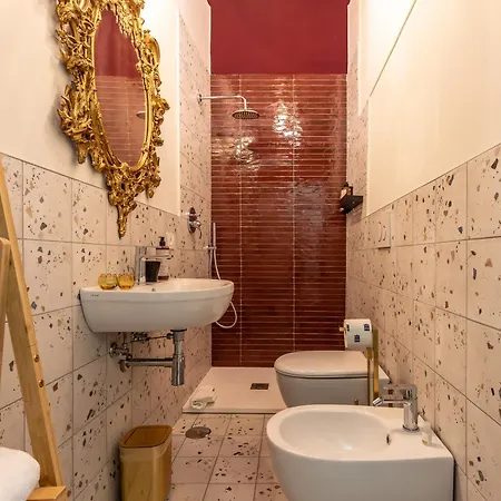 Apartment Atrium Emerald Spacious 204m With Private Sauna & Pool Table