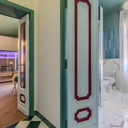 Atrium Emerald Spacious 204m With Private Sauna & Pool Table Apartment