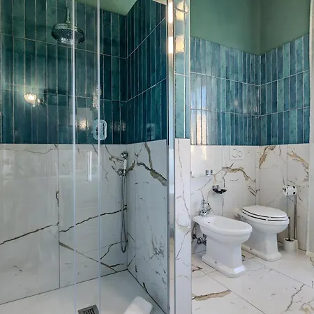 Atrium Emerald Spacious 204m With Private Sauna & Pool Table Apartment