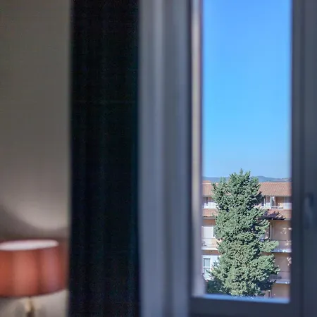 Apartment Atrium Emerald Spacious 204m With Private Sauna & Pool Table